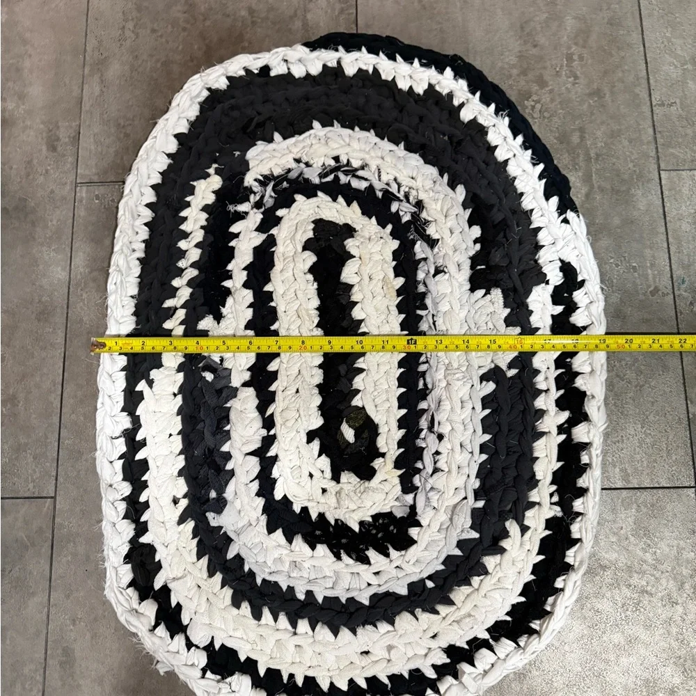 Handmade crocheted rug bathroom kitchen mat 19x26in oval